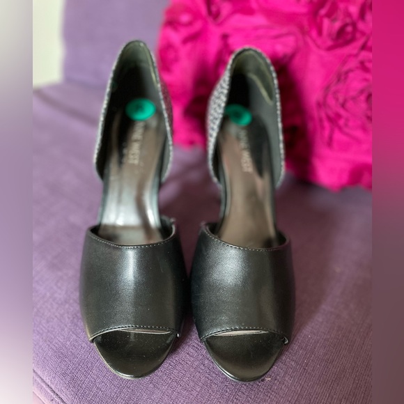 Nine West 4” black open toe pump with two tone print heal size 8 - Picture 4 of 10